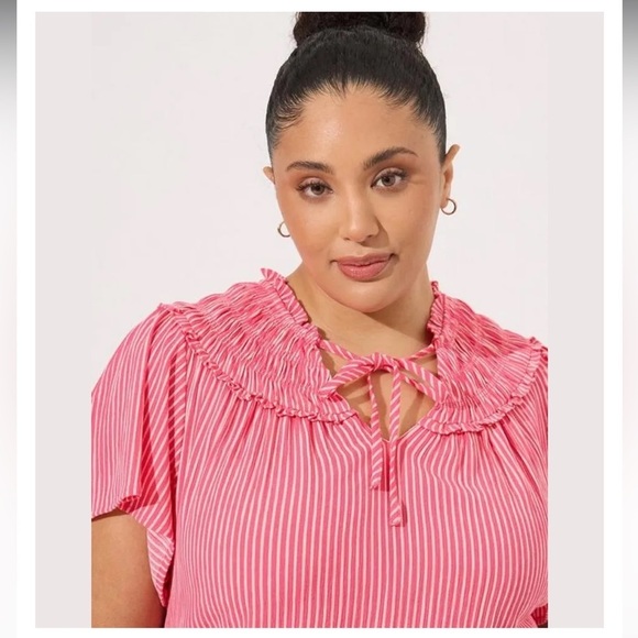 NWT Torrid Gauze Smocked Yoke Ruffle Top - Picture 2 of 7